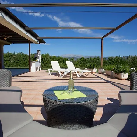 Villa Alegria *